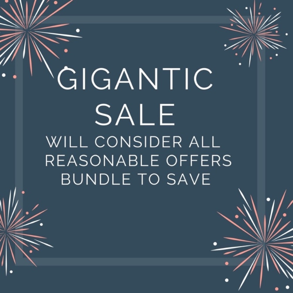 Closet CLOSING! ALL BUNDLES ARE NEGOTIABLE! Bundles are two items minimum:)